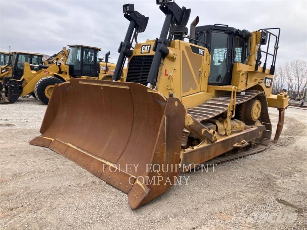 CAT D8T بلدوزرات مجنزرة