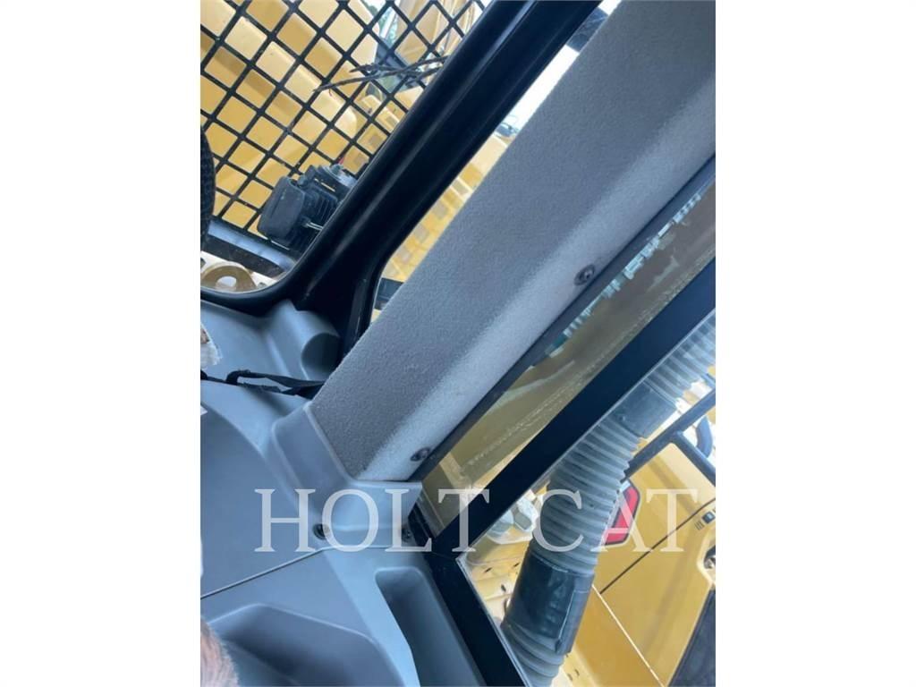 CAT D8T ABWI بلدوزرات مجنزرة