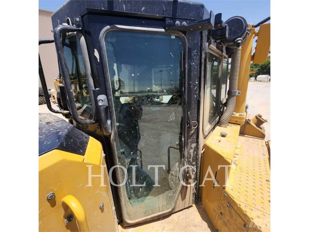 CAT D8T MS بلدوزرات مجنزرة