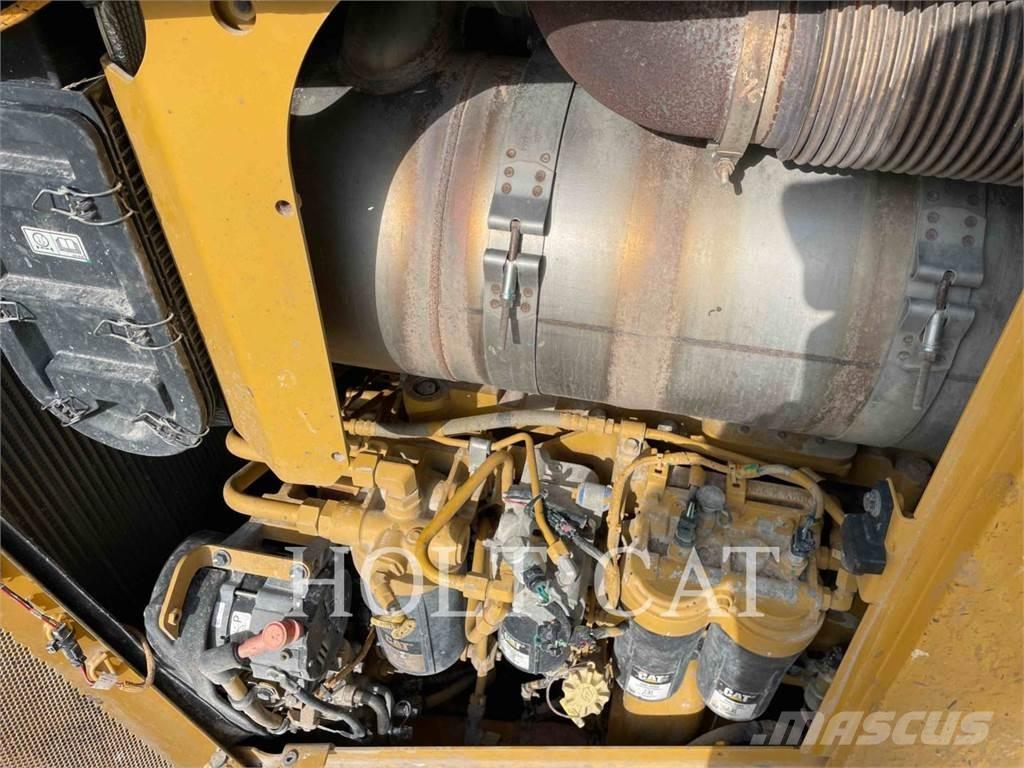 CAT D8T MS بلدوزرات مجنزرة