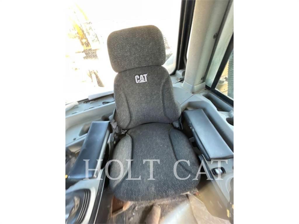 CAT D8T MS3 بلدوزرات مجنزرة