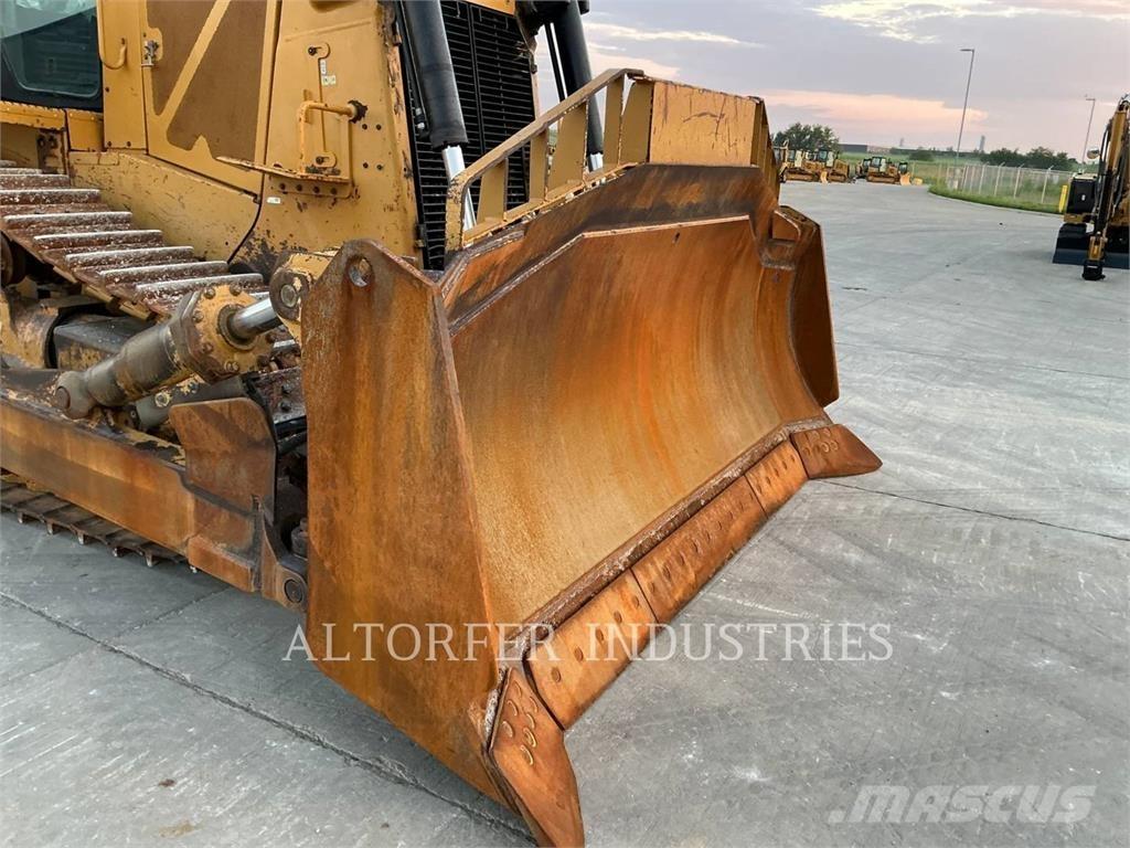 CAT D8T R بلدوزرات مجنزرة