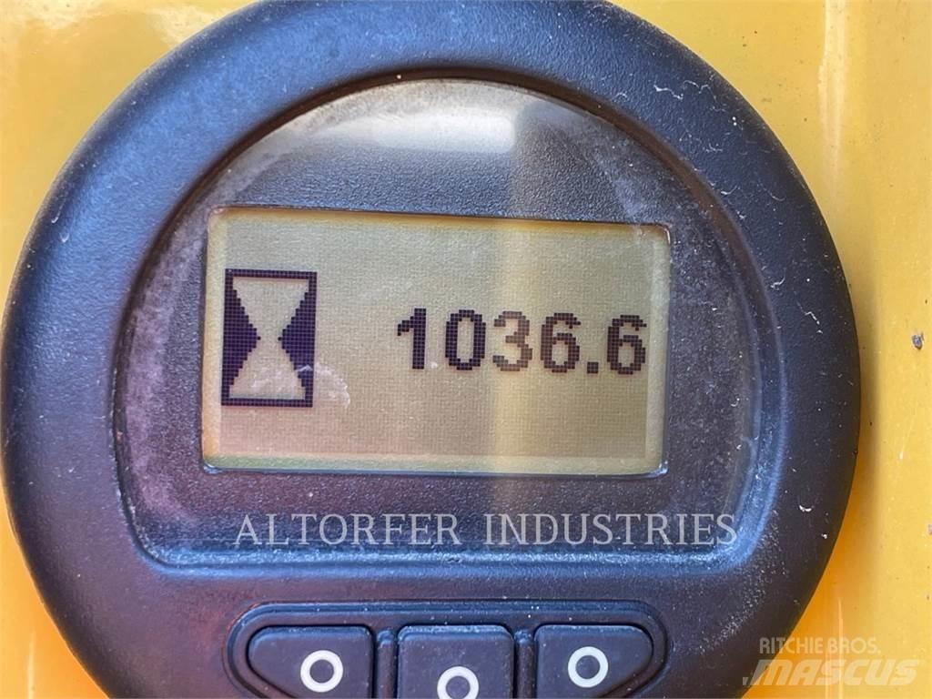 CAT D8T W بلدوزرات مجنزرة