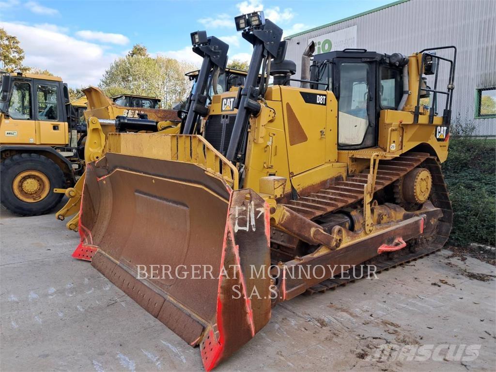 CAT D8T4F بلدوزرات مجنزرة