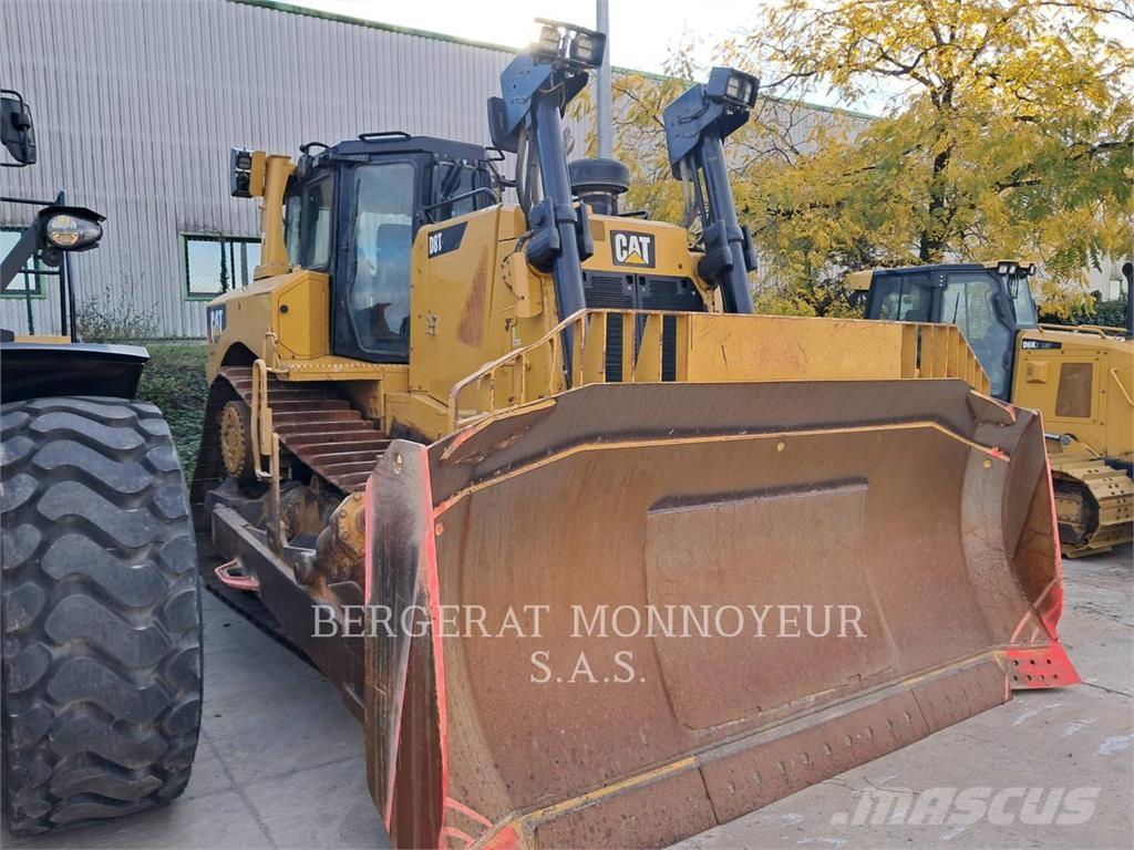 CAT D8T4F بلدوزرات مجنزرة
