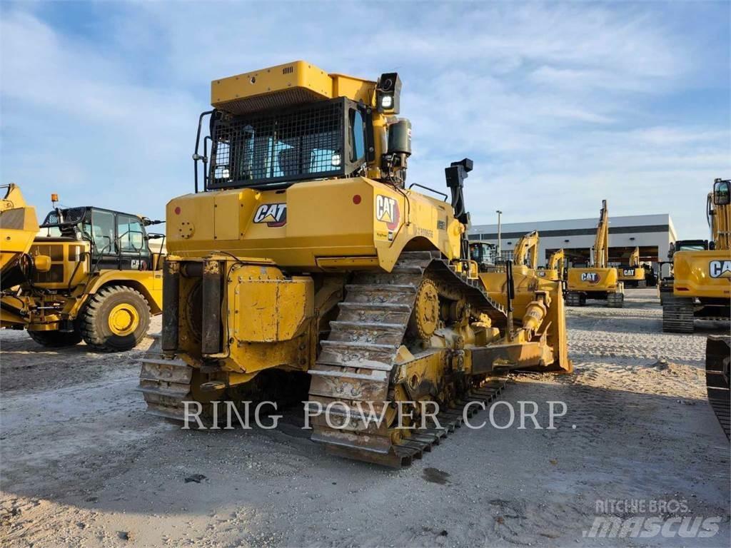 CAT D8WINCH بلدوزرات مجنزرة