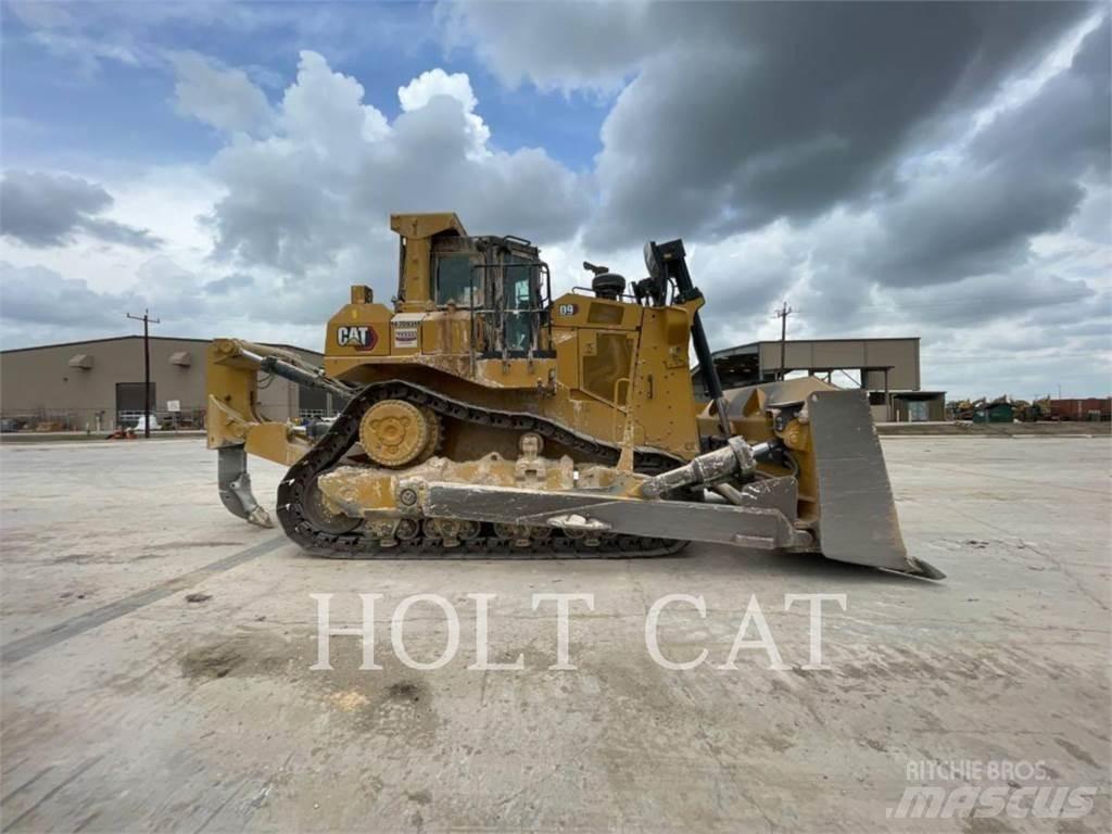 CAT D9 بلدوزرات مجنزرة