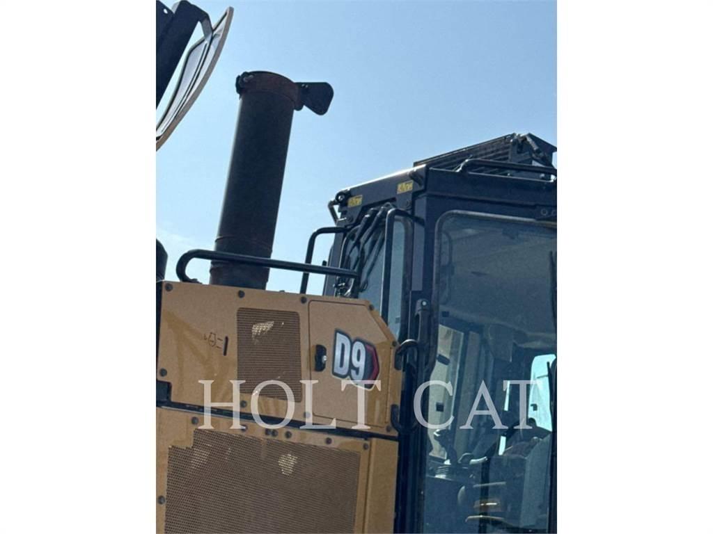 CAT D9 بلدوزرات مجنزرة