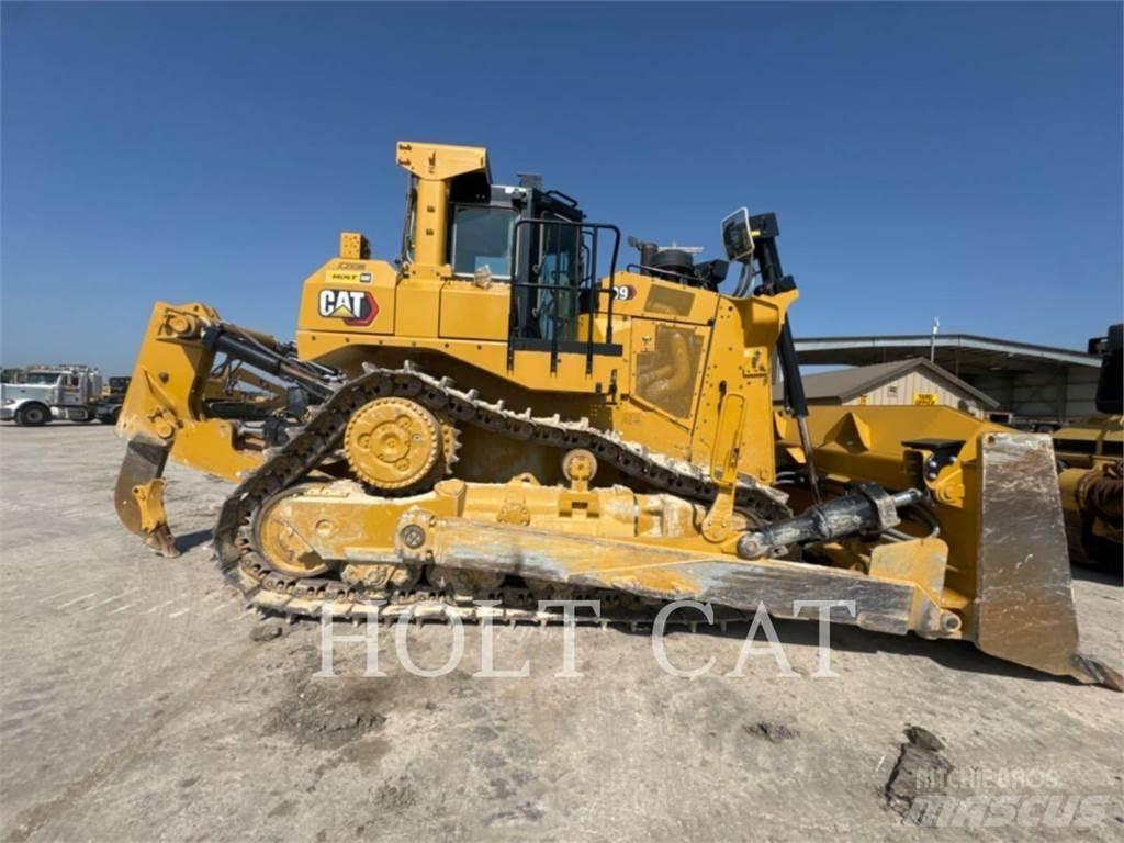 CAT D9 بلدوزرات مجنزرة