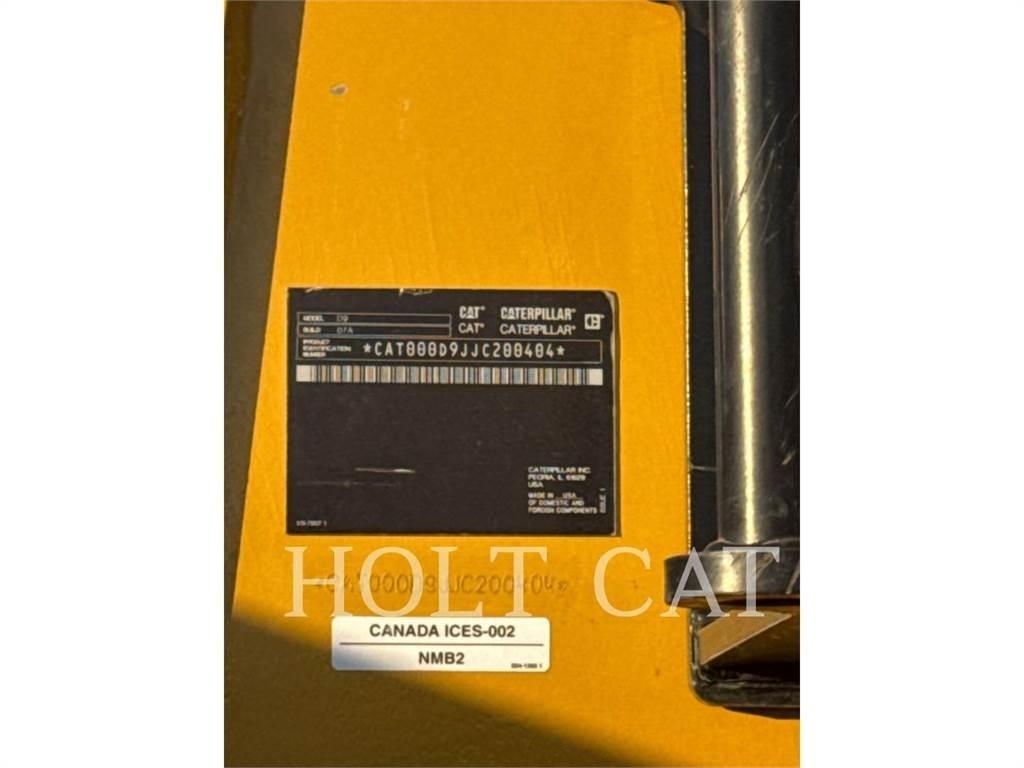 CAT D9 بلدوزرات مجنزرة