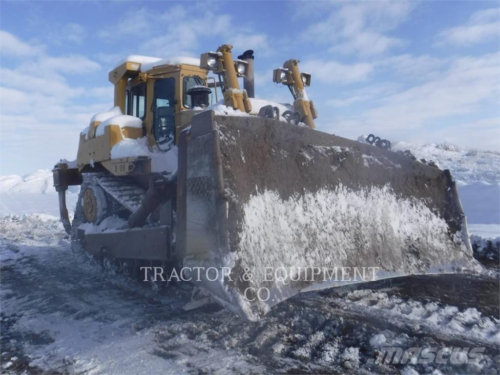 CAT D9 بلدوزرات مجنزرة