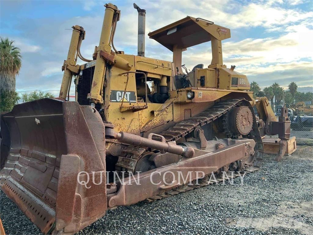 CAT D9L بلدوزرات مجنزرة