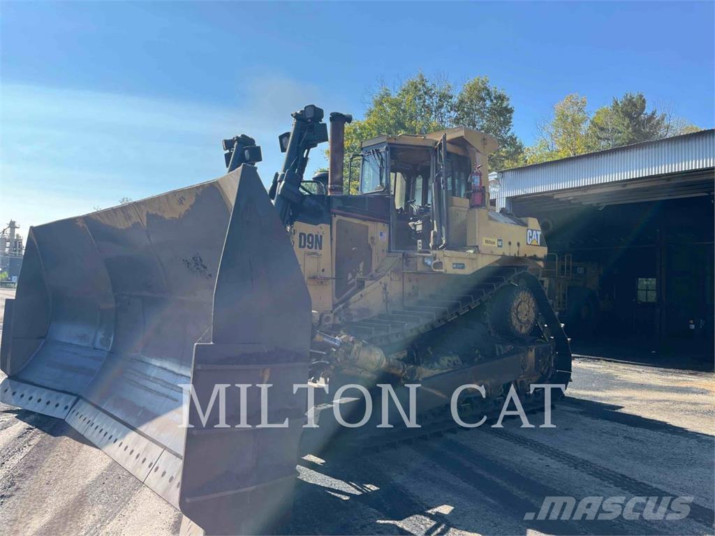 CAT D9N بلدوزرات مجنزرة