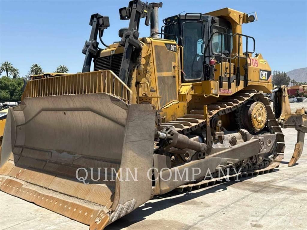 CAT D9T بلدوزرات مجنزرة