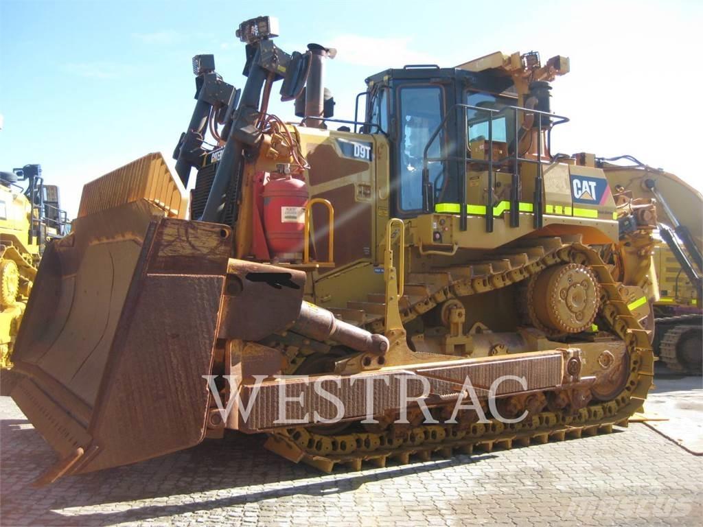 CAT D9T بلدوزرات مجنزرة