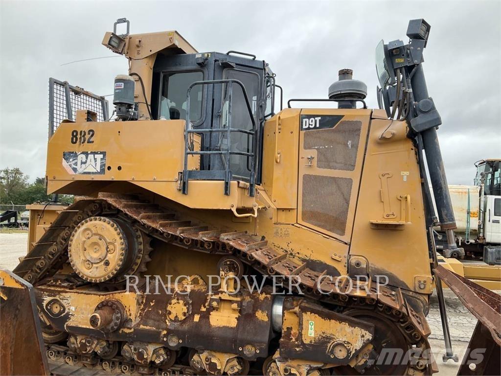 CAT D9T بلدوزرات مجنزرة