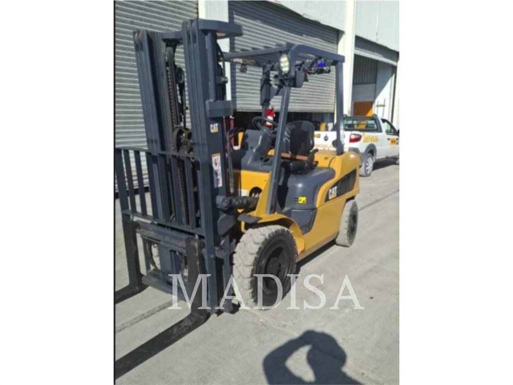 CAT DP30NM5-D شاحنات ذات رافعات شوكية - أخرى