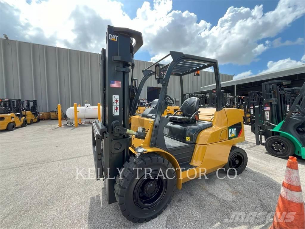 CAT DP50CN1 شاحنات الديزل