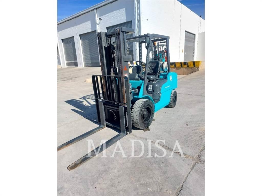 CAT FG30N5-LE شاحنات ذات رافعات شوكية - أخرى