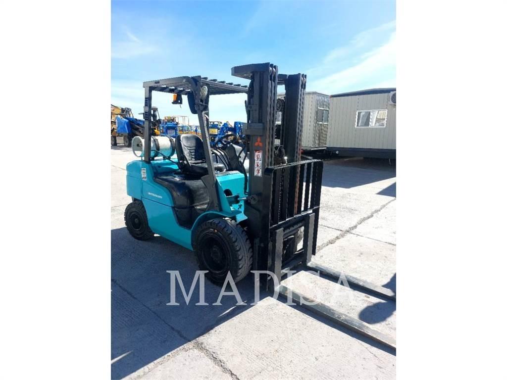 CAT FG30N5-LE شاحنات ذات رافعات شوكية - أخرى