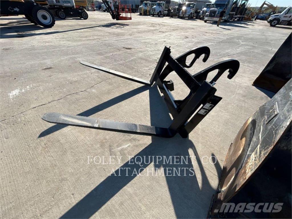 CAT FK20F53 لوادر بعجل