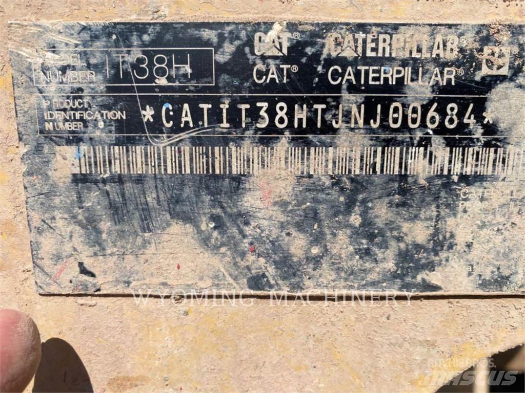 CAT IT38H لوادر بعجل