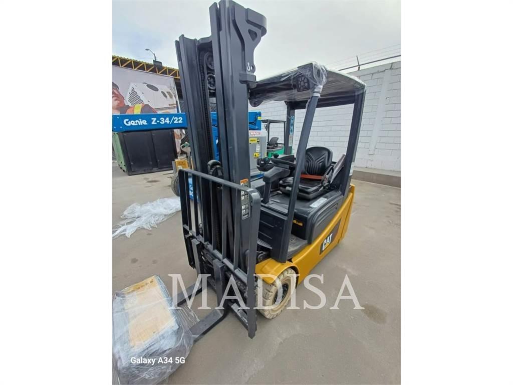 CAT LIFT TRUCKS 2ET3000 شاحنات ذات رافعات شوكية - أخرى
