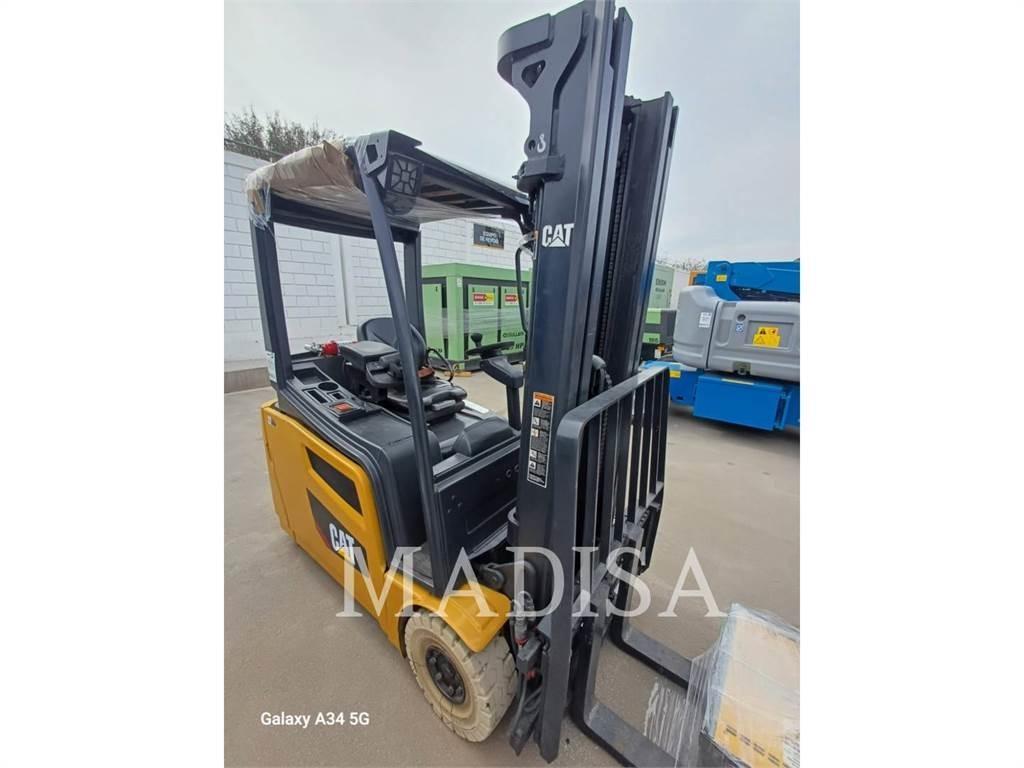CAT LIFT TRUCKS 2ET3000 شاحنات ذات رافعات شوكية - أخرى