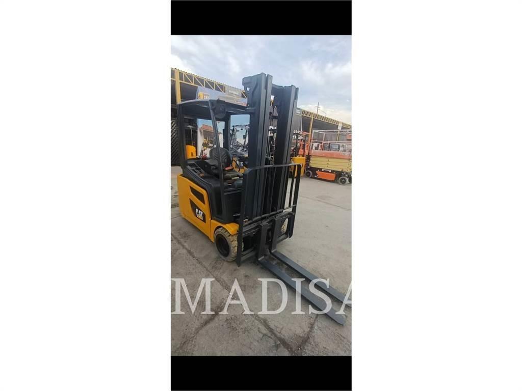 CAT LIFT TRUCKS 2ET4000 شاحنات ذات رافعات شوكية - أخرى