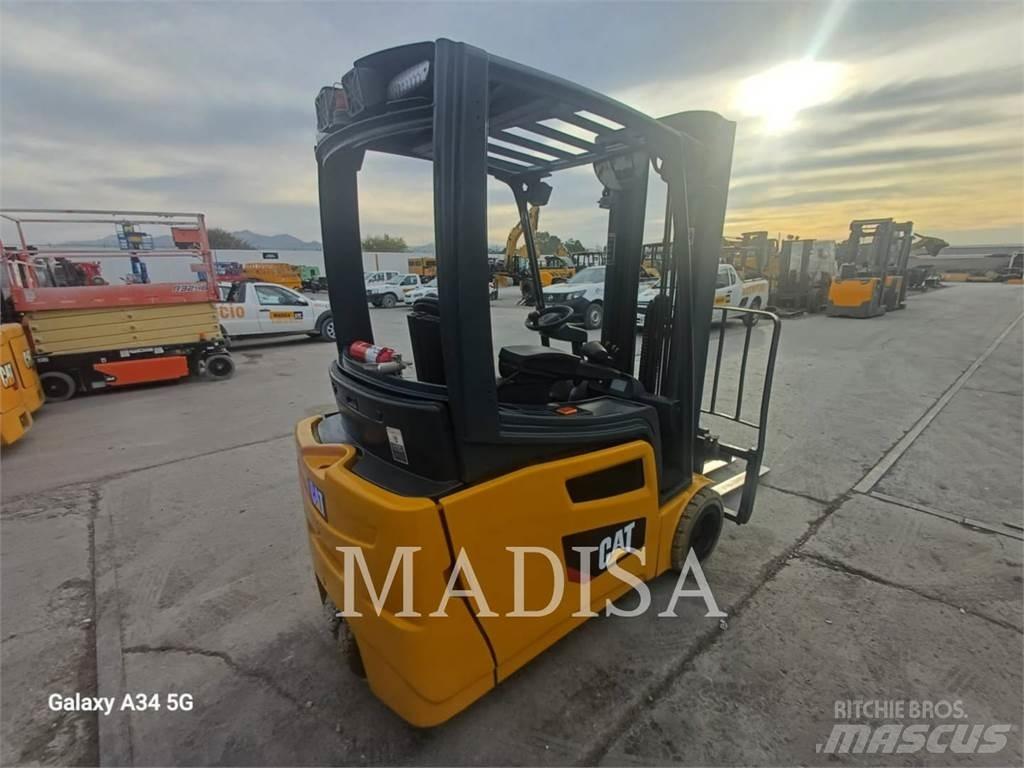 CAT LIFT TRUCKS 2ET4000 شاحنات ذات رافعات شوكية - أخرى