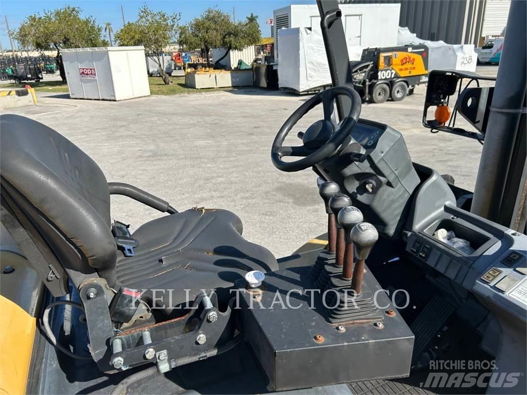 CAT LIFT TRUCKS DP100 شاحنات الديزل