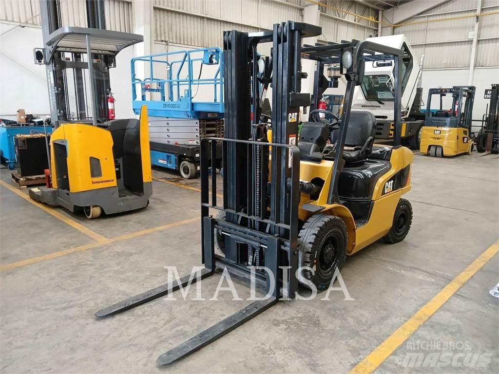 CAT LIFT TRUCKS DP25NM5 شاحنات ذات رافعات شوكية - أخرى