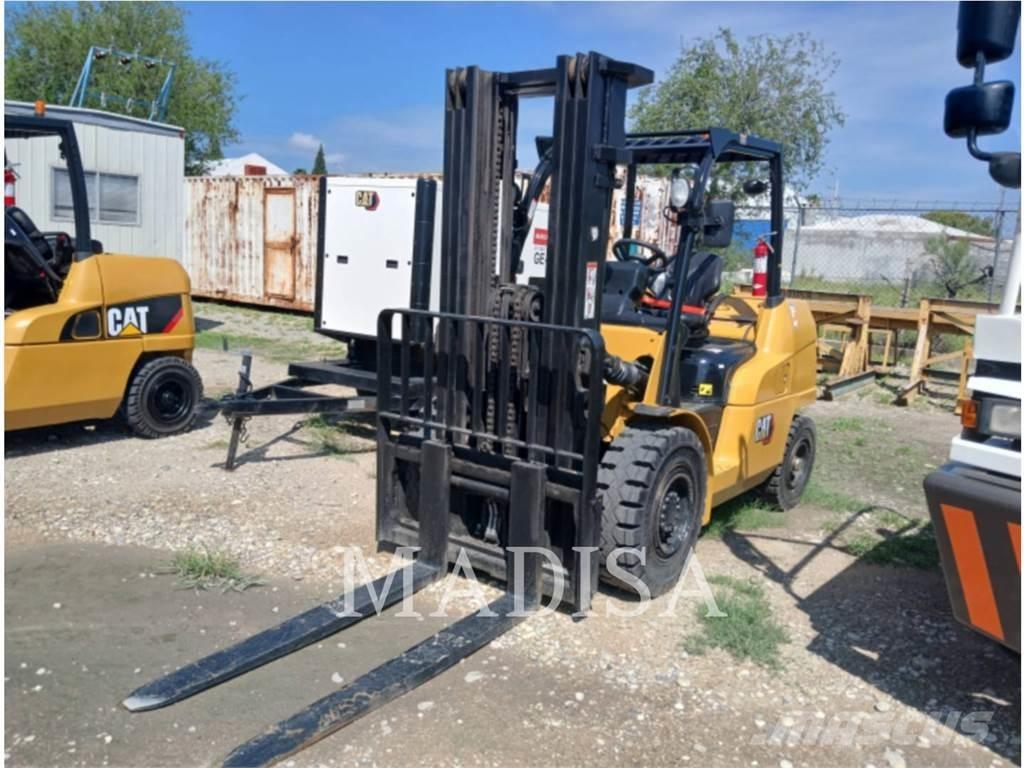 CAT LIFT TRUCKS DP50CNM شاحنات الديزل