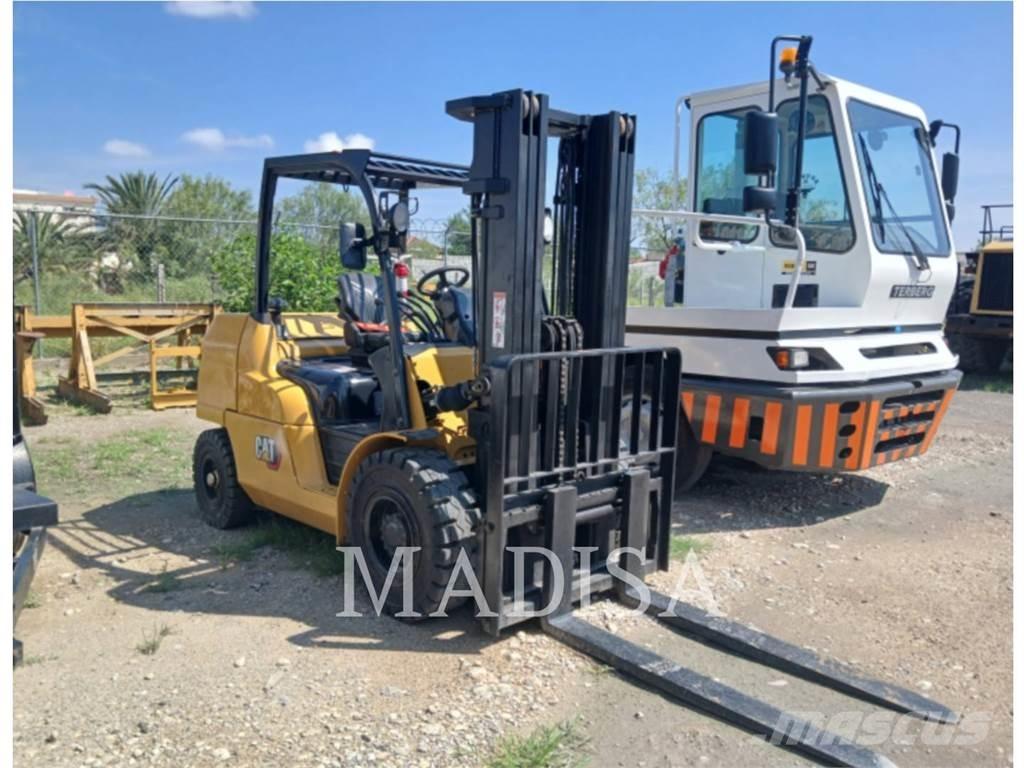 CAT LIFT TRUCKS DP50CNM شاحنات الديزل