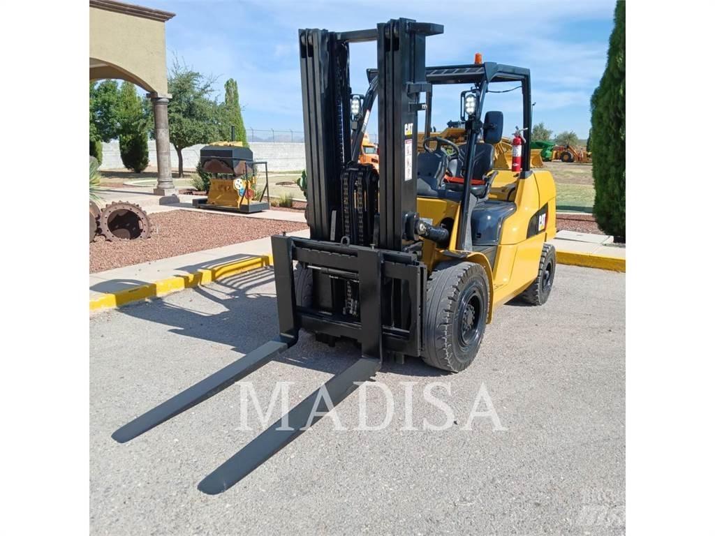 CAT LIFT TRUCKS DP50NM شاحنات الديزل