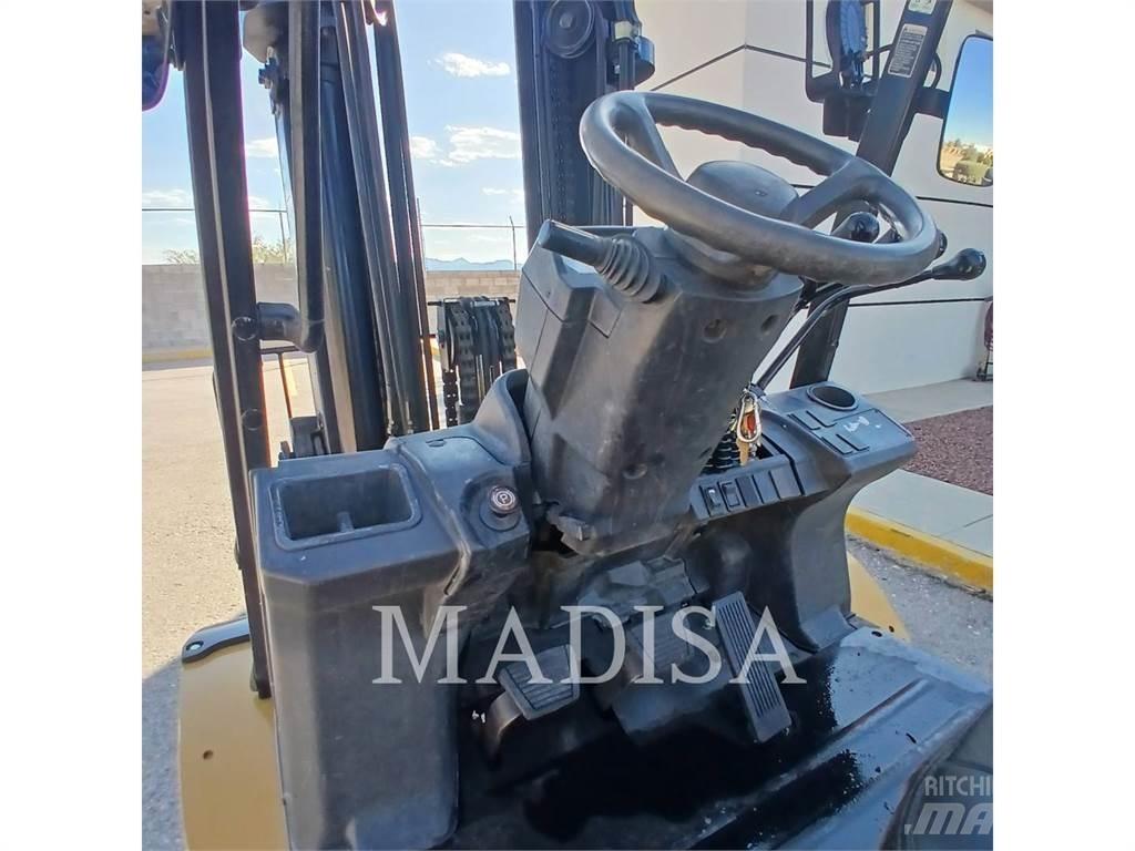 CAT LIFT TRUCKS DP50NM1 شاحنات الديزل