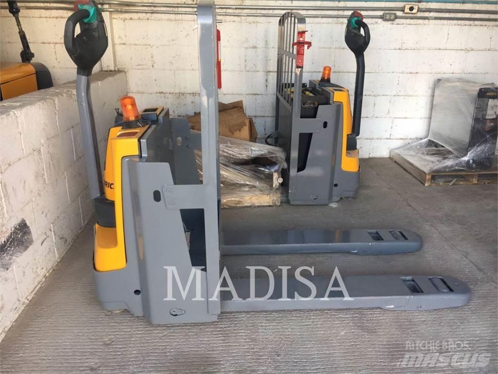 CAT LIFT TRUCKS EJE120E شاحنات ذات رافعات شوكية - أخرى