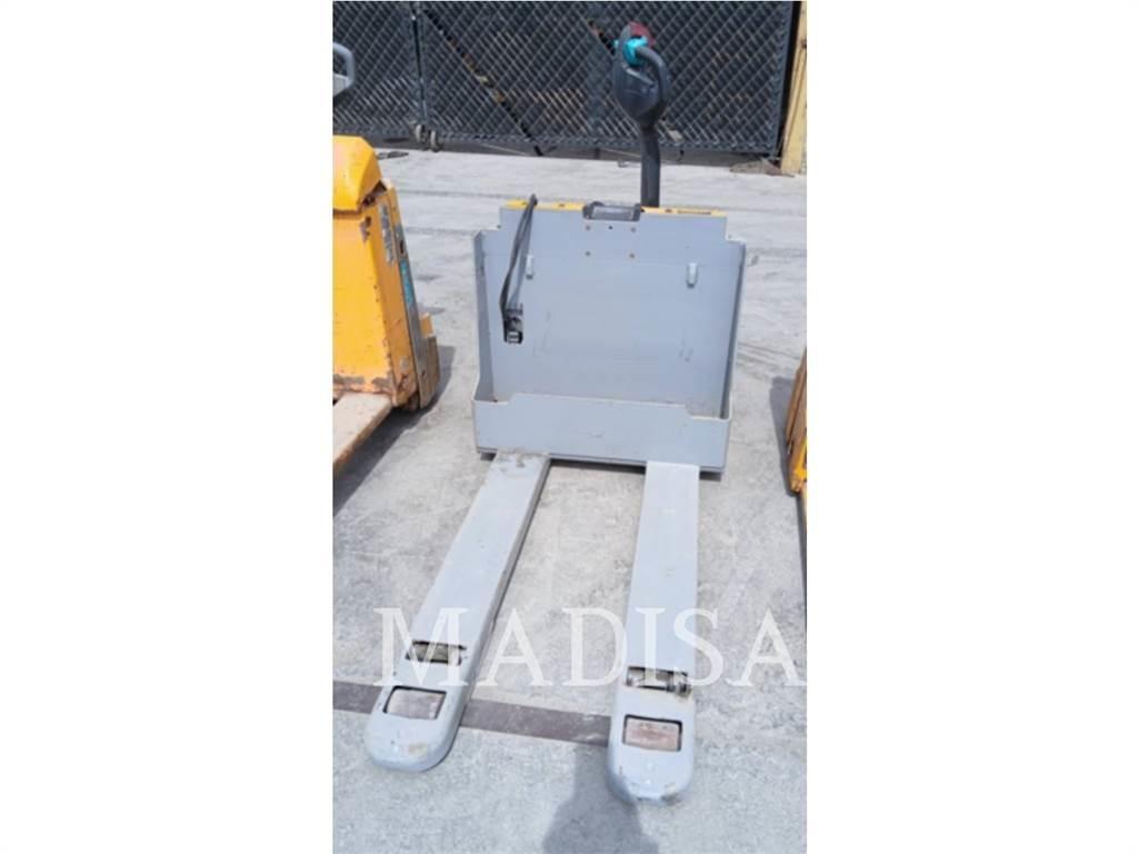 CAT LIFT TRUCKS EJE120E ساحبات الأشجار