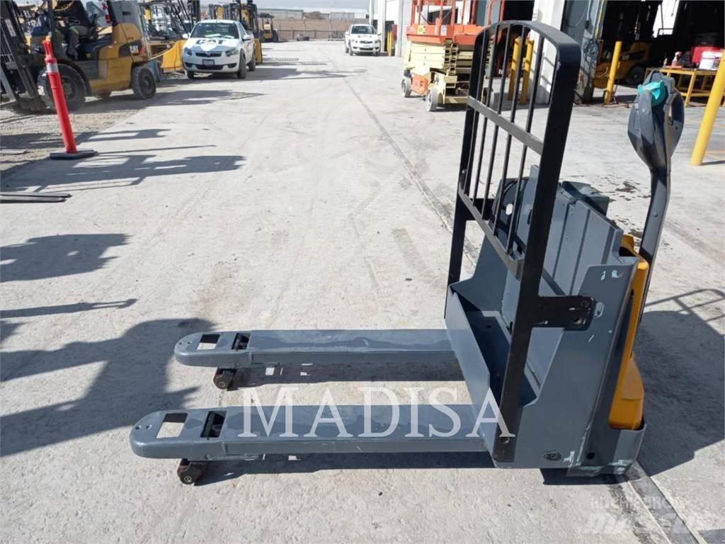 CAT LIFT TRUCKS EJE120E شاحنات ذات رافعات شوكية - أخرى