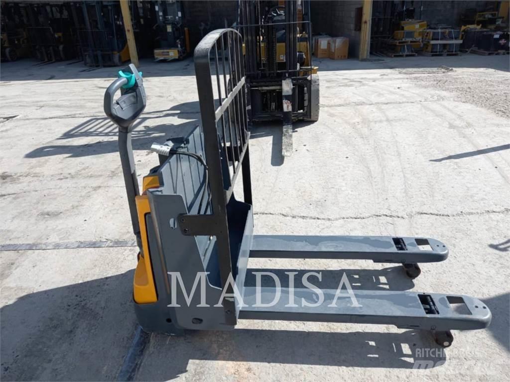 CAT LIFT TRUCKS EJE120E شاحنات ذات رافعات شوكية - أخرى