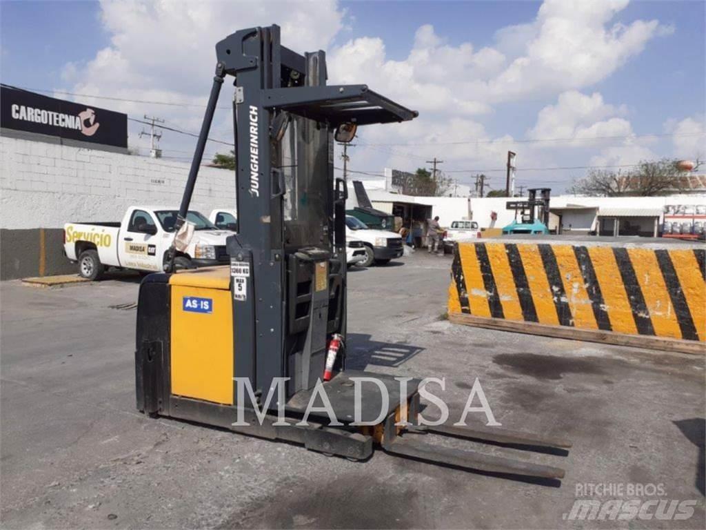 CAT LIFT TRUCKS EKS308 شاحنات ذات رافعات شوكية تعمل بالكهرباء