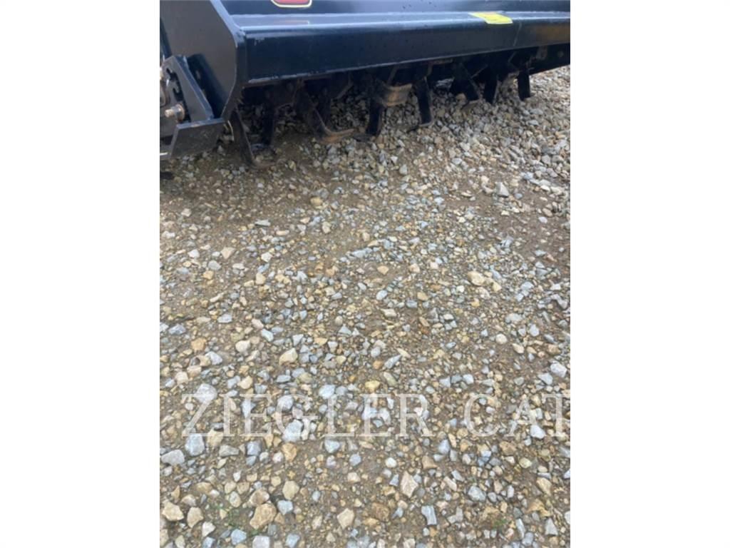 CAT LT118 الكاسحات وقلابات التربة ذات المحركات