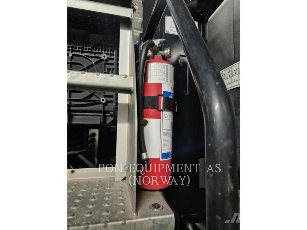 CAT M314F حفارات بعجل