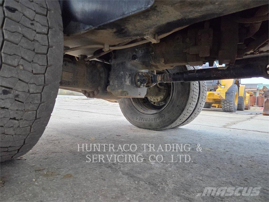 CAT M315F حفارات بعجل