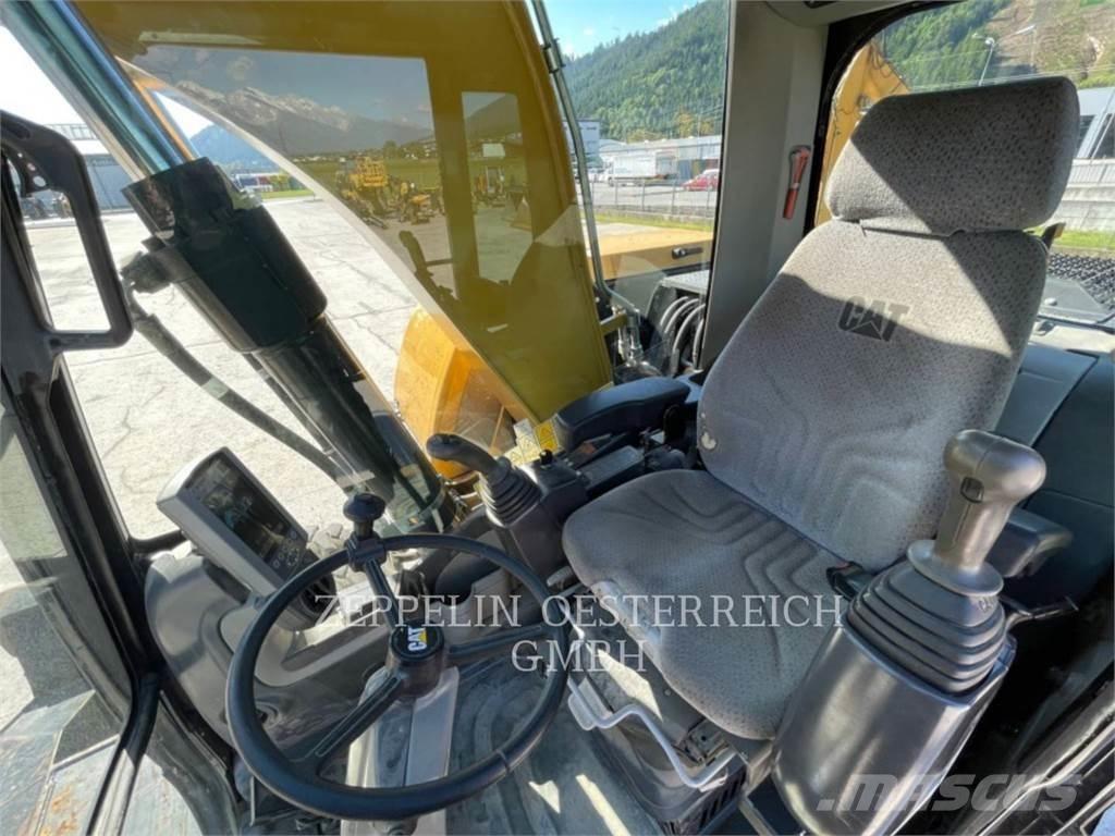 CAT M316D حفارات بعجل