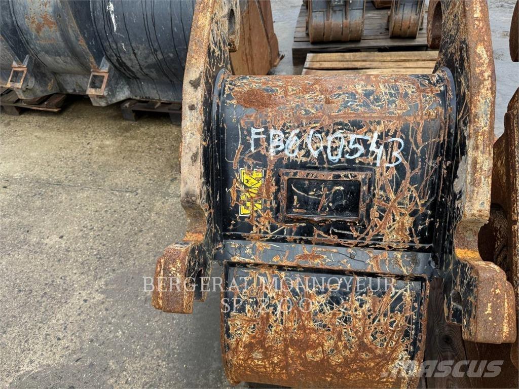 CAT M316F حفارات بعجل