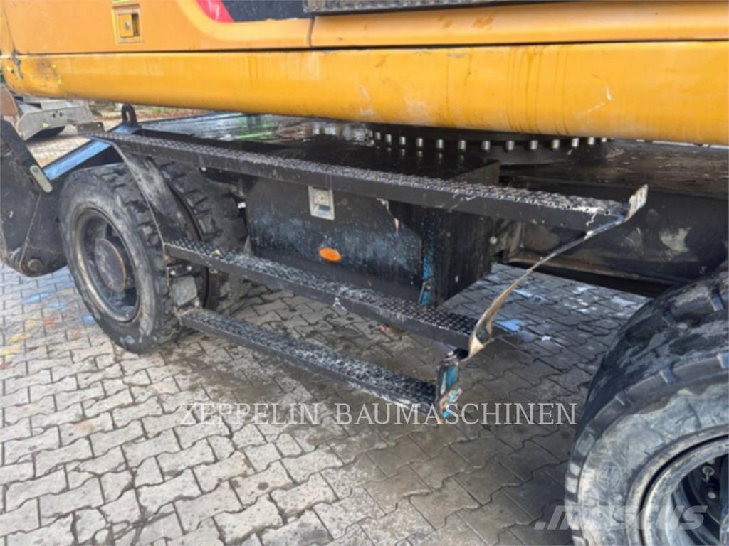 CAT MH3022 حفارات هدم