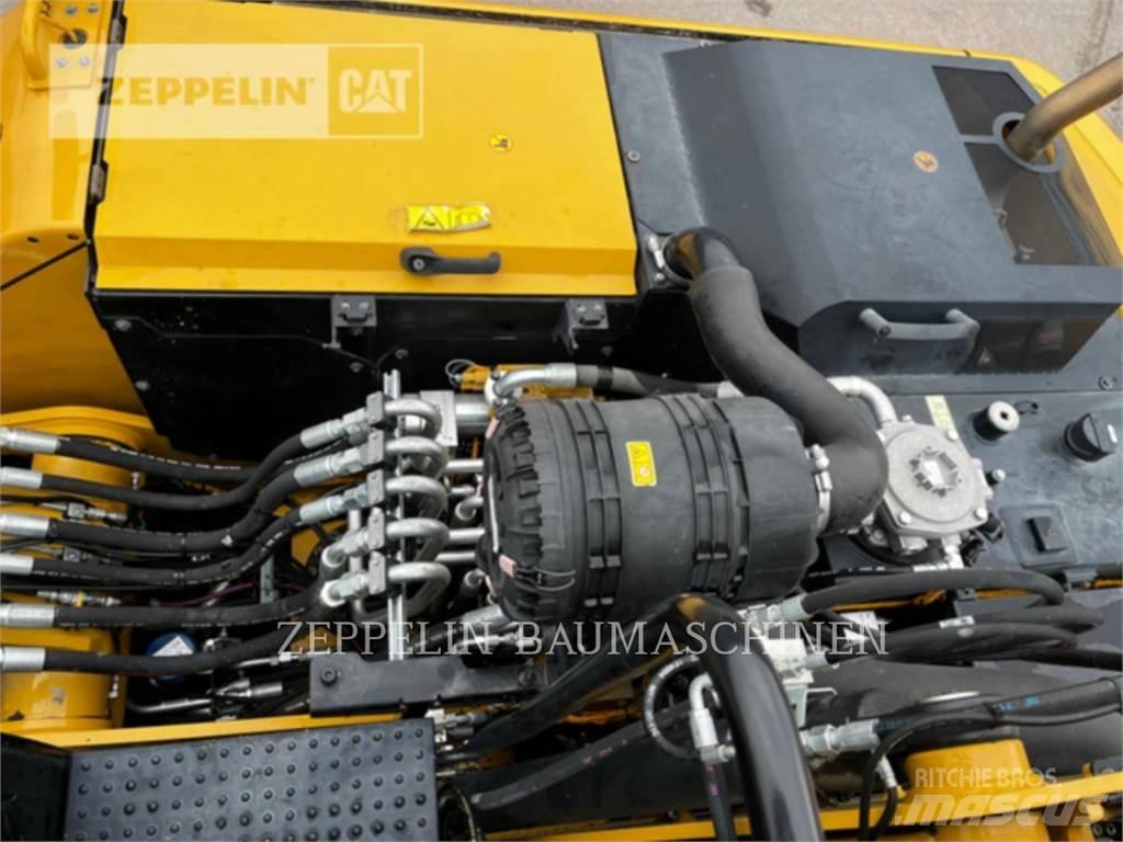 CAT MH3022-06C حفارات هدم