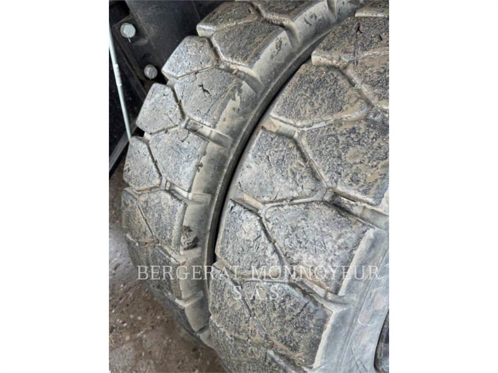 CAT MH3022-07 حفارات بعجل