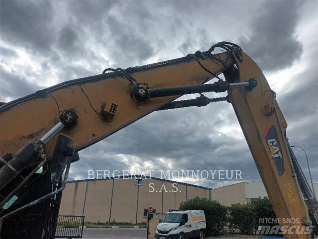CAT MH3022-1 حفارات بعجل